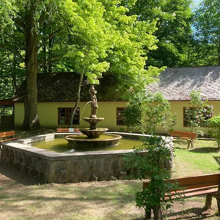 مكان تخييم Zlaty Pav *