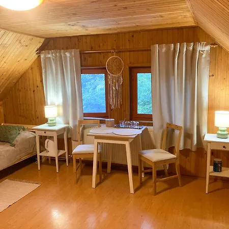 مكان تخييم Zlaty Pav