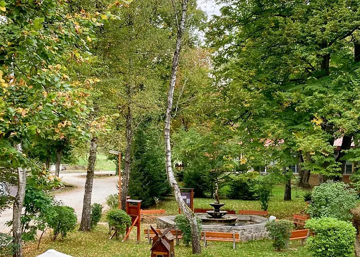 Zlatý Páv Parque de Campismo *